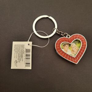 New Russ Heart Shaped Megnetic Locket Picture Frame Keychain Key Ring